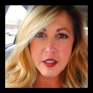 Meet your Posher, Suzanne